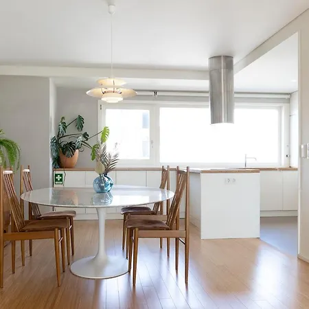 The Art - Homes Apartment *
