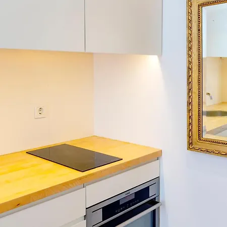 The Art - Homes Apartment