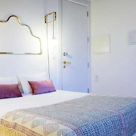The Art - Homes Apartment