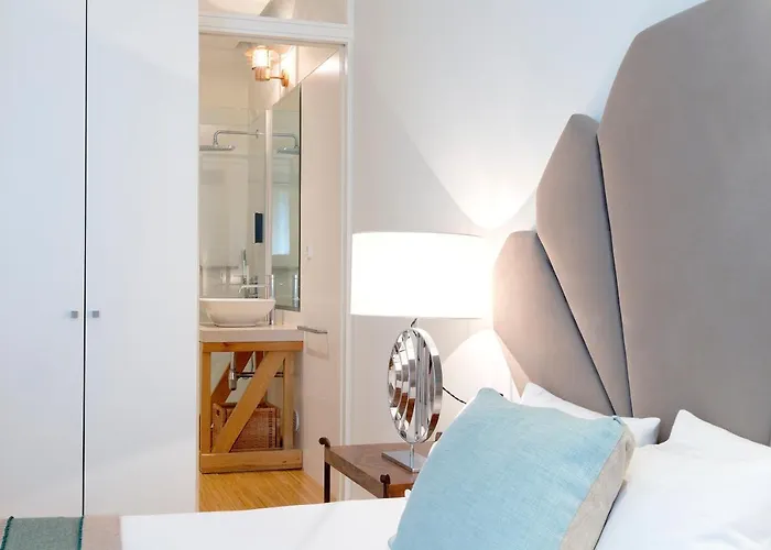 The Art - Homes Apartment *